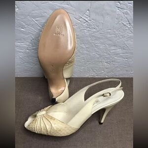 Bruno Magli Italy Women's Slingback Pumps Cream Snakeskin Leather Size 8AA